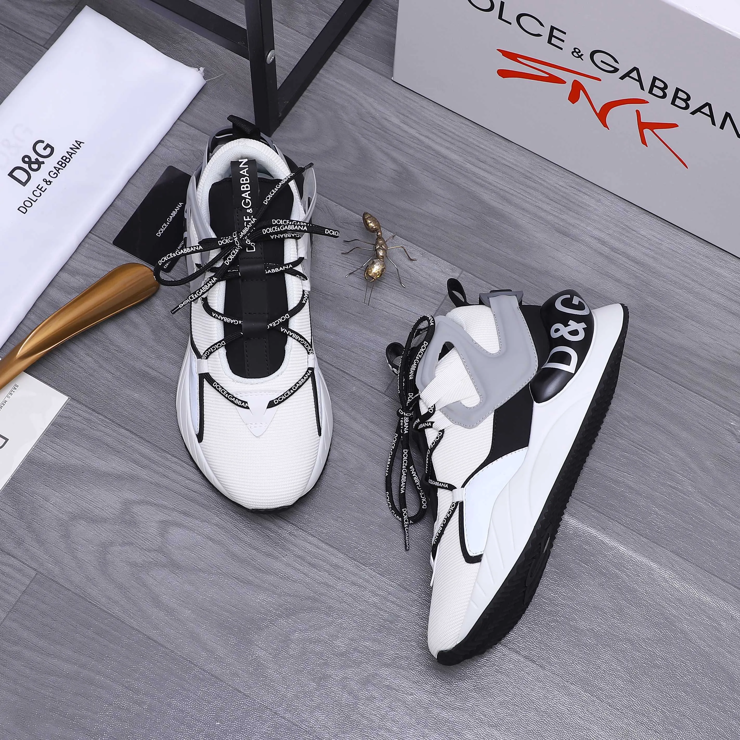 Men's shoes 💰540 Product trademark: DG (Dolce & Gabbana) couple's casual shoes Regular size: 36-46 Product materials: Selected fly woven breathable upper, mesh lining, cowhide insole, original outsole